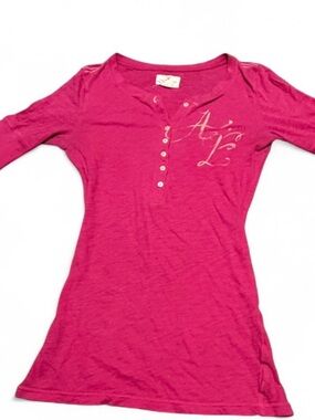Vintage Y2K American Eagle Hot Pink Henley Graphic Top